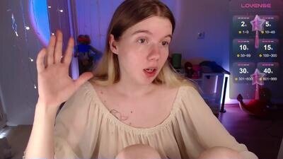 strawberry_juli public webcam profile photo 2