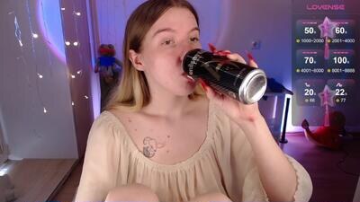 strawberry_juli public webcam profile photo 3