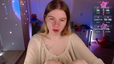 strawberry_juli public webcam profile photo 5