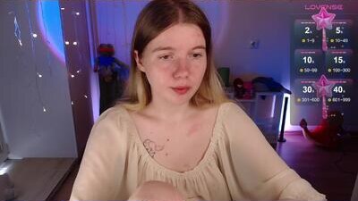 strawberry_juli public webcam profile photo 6