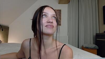 strawberrye7 public webcam profile photo 4
