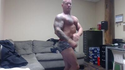 strongandhard073 public webcam profile photo 2