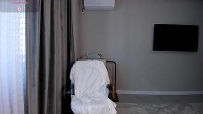 suareiko public webcam profile photo 6