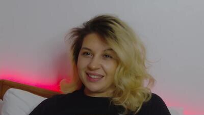 sublimecarla public webcam profile photo 3