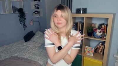 summer_lilac public webcam profile photo 4