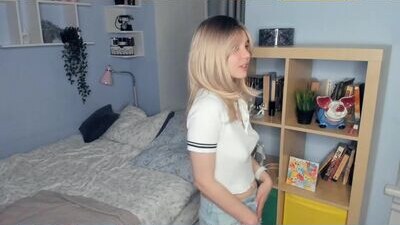 summer_lilac public webcam profile photo 5