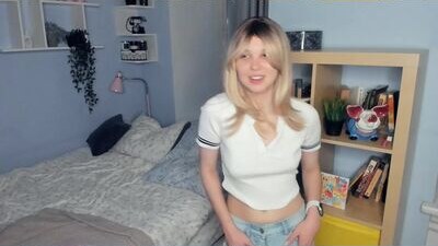 summer_lilac public webcam profile photo 6