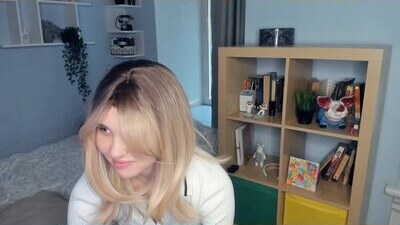 summer_lilac public webcam profile photo 10