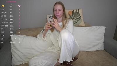 sweet__michelle public webcam profile photo 3