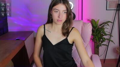 sweet__vikki public webcam profile photo 4