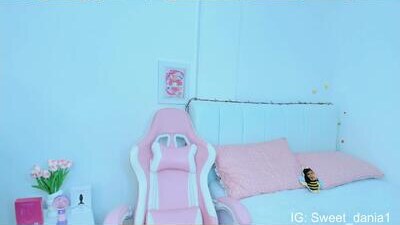 sweet_dania_ public webcam profile photo 10