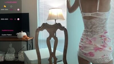 sweet_mia_91 public webcam profile photo 3