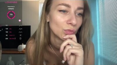 sweet_mia_91 public webcam profile photo 6