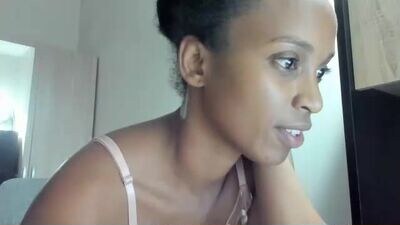 sweetpoenbell public webcam profile photo 2