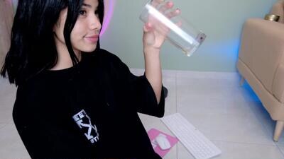 sweett_petite public webcam profile photo 3