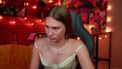 sweety_emilya public webcam profile photo 3