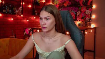 sweety_emilya public webcam profile photo 4