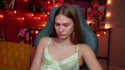 sweety_emilya public webcam profile photo 8