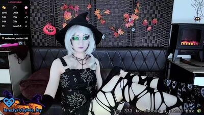 sylvie_fey public webcam profile photo 2