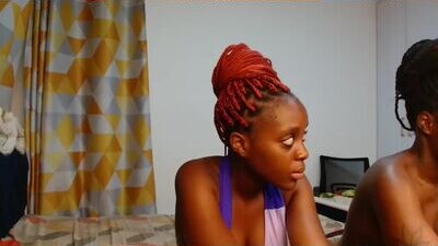 tania_corah public webcam profile photo 5