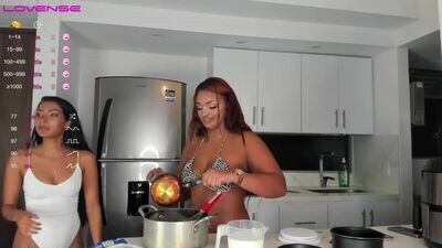 tarathomson public webcam profile photo 3