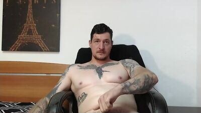 tattooedhunk_ public webcam profile photo 3
