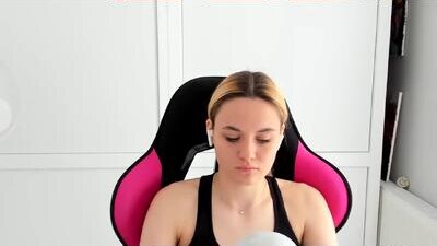 tayla_shy public webcam profile photo 6