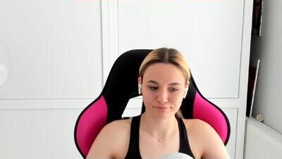 tayla_shy public webcam profile photo 7