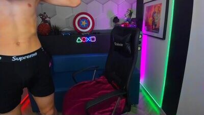 tayller_cute public webcam profile photo 2
