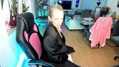 thedarksideoflive public webcam profile photo 6
