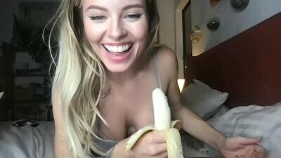 themarilynm public webcam profile photo 3