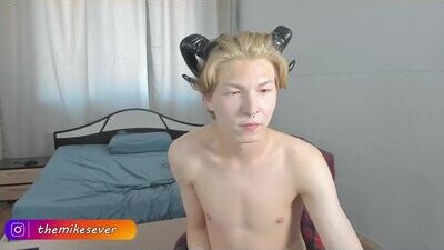 themikesever public webcam profile photo 8