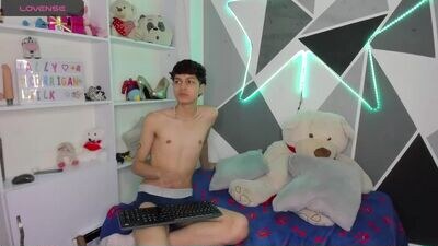 thiago_martinez_ public webcam profile photo 3