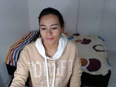 thianna_ public webcam profile photo 4