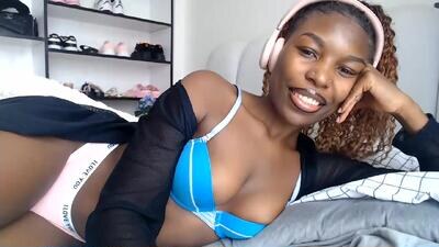 tiana_kay public webcam profile photo 3