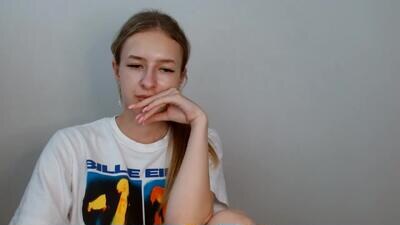 tiarasmile public webcam profile photo 2