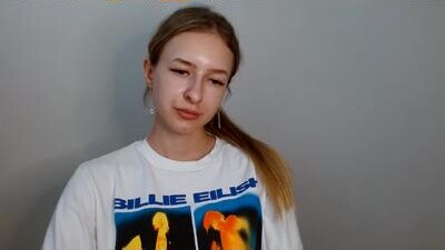 tiarasmile public webcam profile photo 7