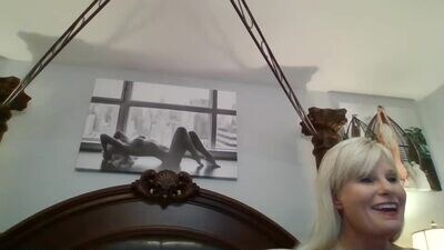 ticklemepink696969 public webcam profile photo 2