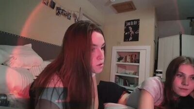 tiffany_samantha public webcam profile photo 2