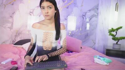 tiffany_yi public webcam profile photo 4