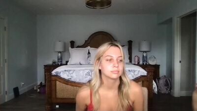 tiffstreatsxoxo public webcam profile photo 3