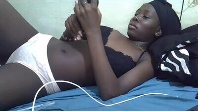 tight_pussie public webcam profile photo 6