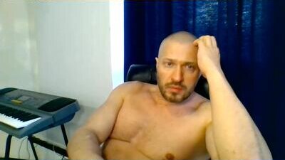 titan_heart public webcam profile photo 7
