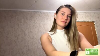 torydesmarias public webcam profile photo 3