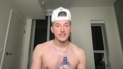 travistops public webcam profile photo 3