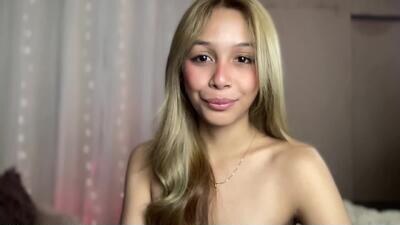 triana_ortega public webcam profile photo 3