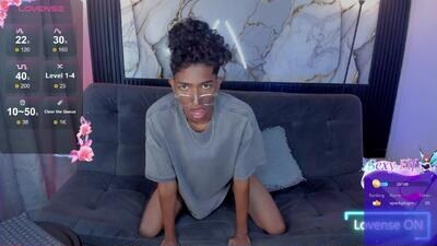 triiangel_latinboy public webcam profile photo 3