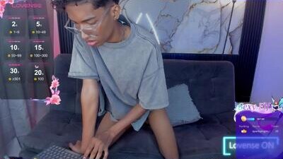 triiangel_latinboy public webcam profile photo 5