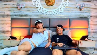 twinslovers_ public webcam profile photo 3