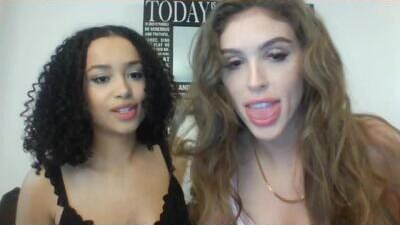 twogirlslove public webcam profile photo 8